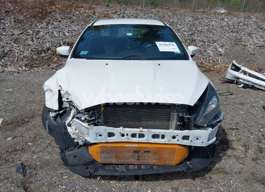 Photo 13 of 2018 Ford Focus ST (VIN 1FADP3L97JL260068)