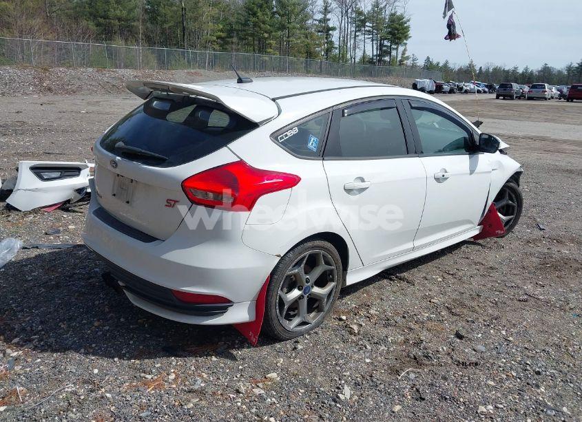 Photo 4 of 2018 Ford Focus ST (VIN 1FADP3L97JL260068)