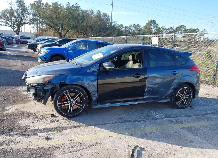Photo 14 of 2018 Ford Focus ST (VIN 1FADP3L97JL331687)