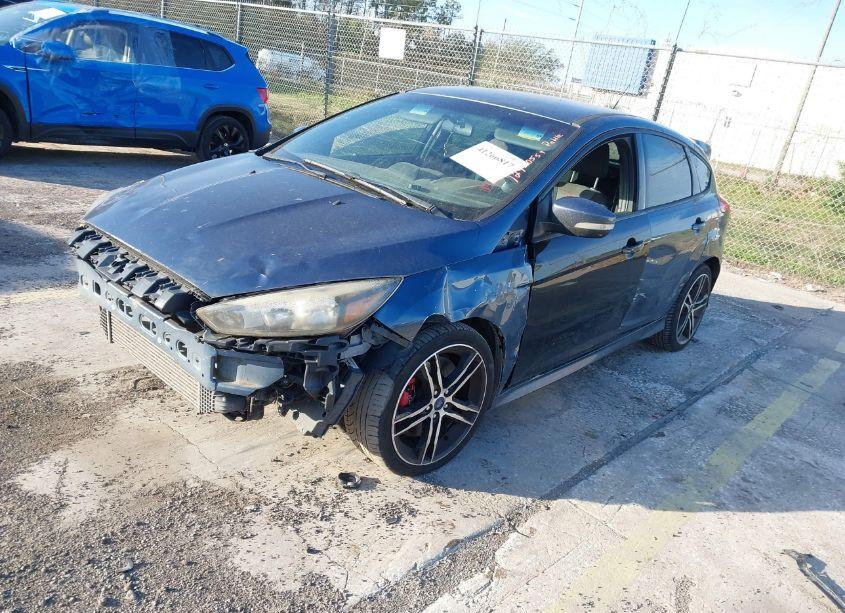 Photo 2 of 2018 Ford Focus ST (VIN 1FADP3L97JL331687)