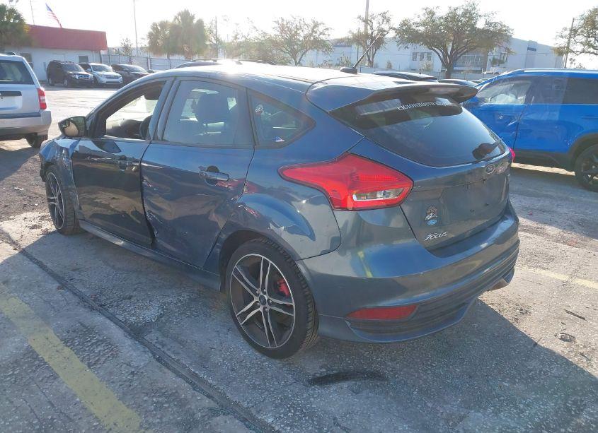 Photo 3 of 2018 Ford Focus ST (VIN 1FADP3L97JL331687)