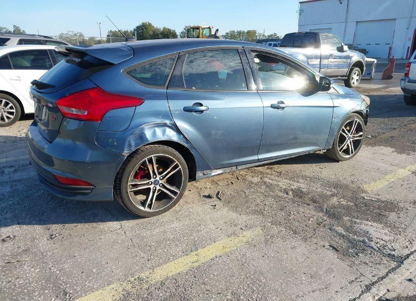 Photo 4 of 2018 Ford Focus ST (VIN 1FADP3L97JL331687)