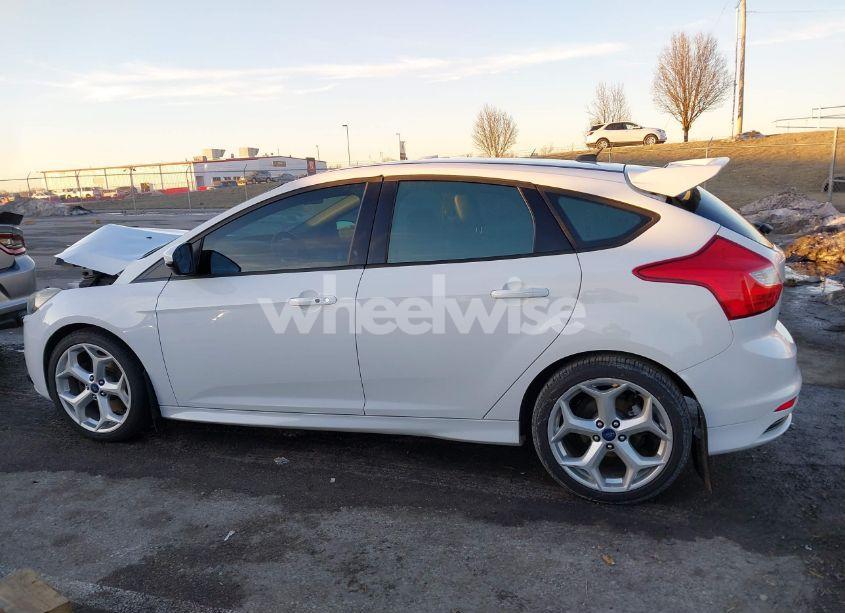 Photo 14 of 2013 Ford Focus ST (VIN 1FADP3L98DL170058)