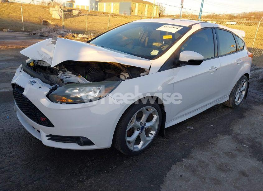 Photo 2 of 2013 Ford Focus ST (VIN 1FADP3L98DL170058)