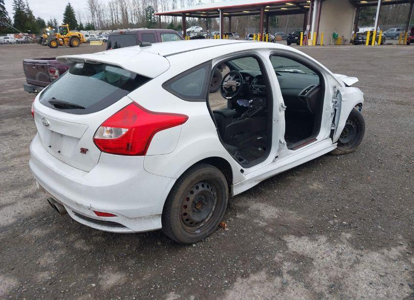 Photo 4 of 2013 Ford Focus (VIN 1FADP3L98DL314045)