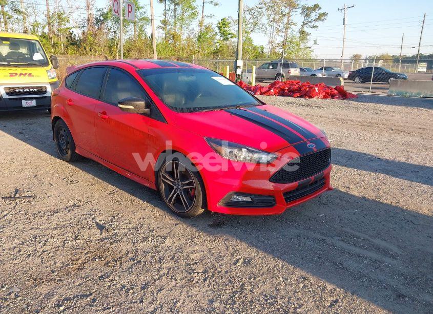 2015 Ford Focus ST (VIN 1FADP3L98FL207998) main photo