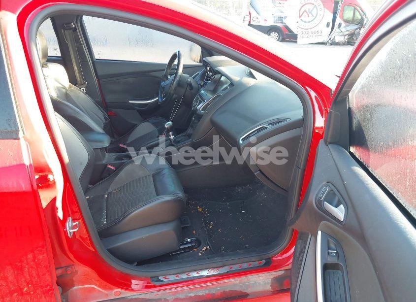 Photo 5 of 2015 Ford Focus ST (VIN 1FADP3L98FL207998)