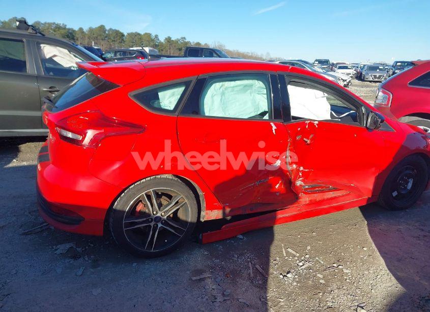 Photo 13 of 2015 Ford Focus ST (VIN 1FADP3L98FL238958)