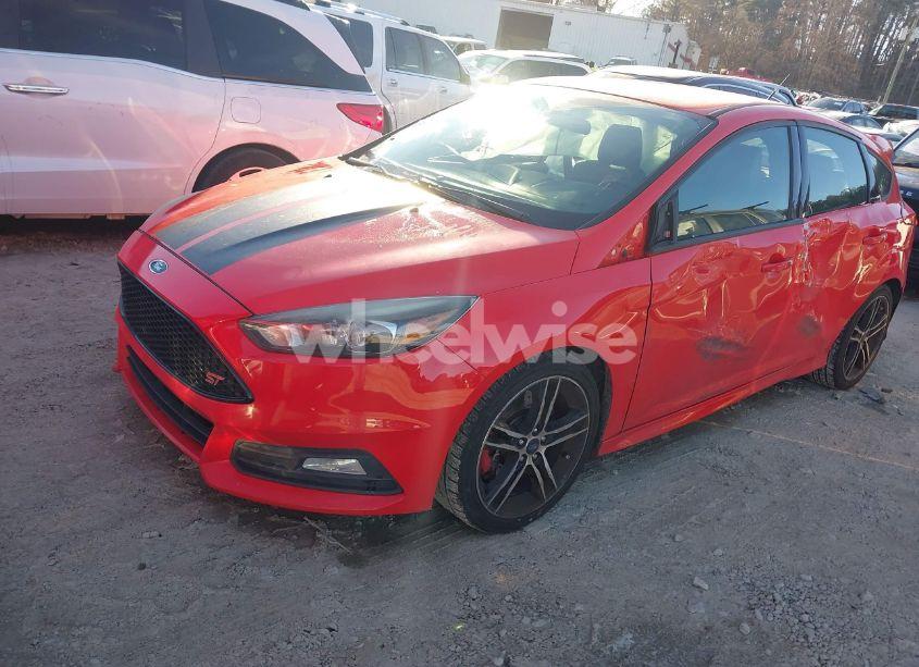 Photo 2 of 2015 Ford Focus ST (VIN 1FADP3L98FL238958)