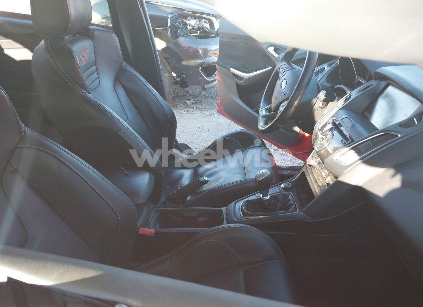 Photo 5 of 2015 Ford Focus ST (VIN 1FADP3L98FL238958)