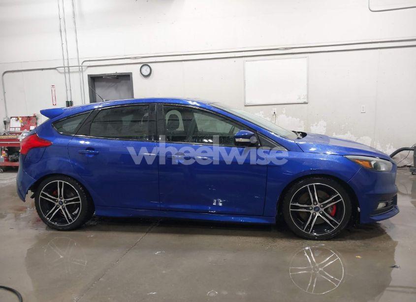 Photo 14 of 2015 Ford Focus ST (VIN 1FADP3L98FL321600)
