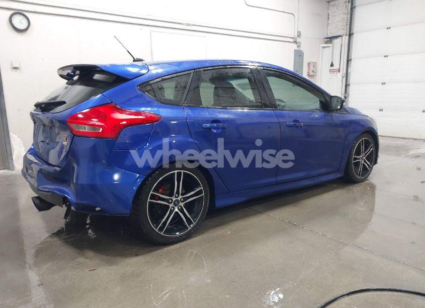 Photo 4 of 2015 Ford Focus ST (VIN 1FADP3L98FL321600)