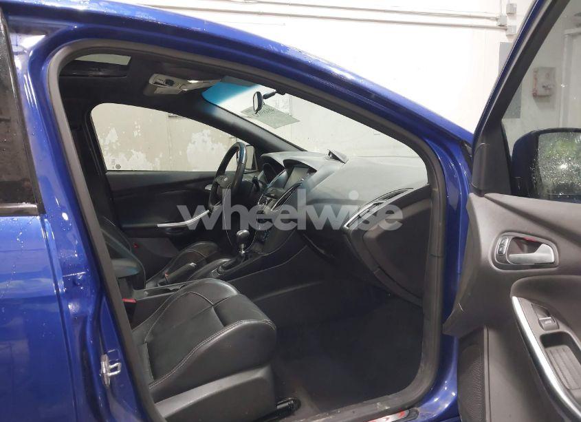 Photo 5 of 2015 Ford Focus ST (VIN 1FADP3L98FL321600)