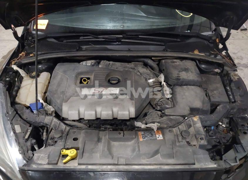 Photo 10 of 2015 Ford Focus ST (VIN 1FADP3L98FL323833)