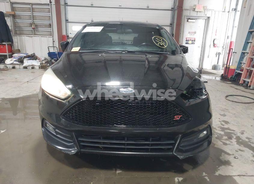 Photo 13 of 2015 Ford Focus ST (VIN 1FADP3L98FL323833)