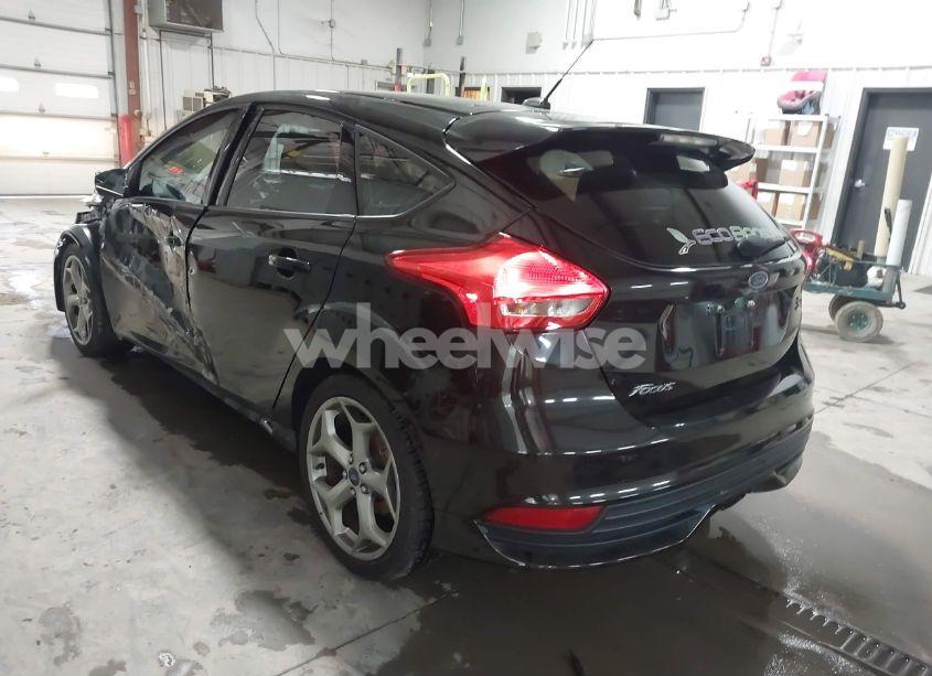 Photo 3 of 2015 Ford Focus ST (VIN 1FADP3L98FL323833)