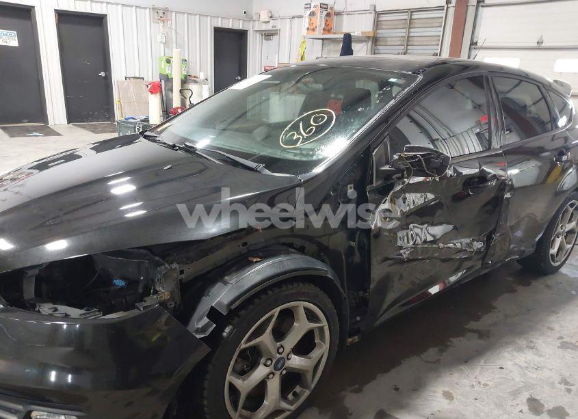 Photo 6 of 2015 Ford Focus ST (VIN 1FADP3L98FL323833)