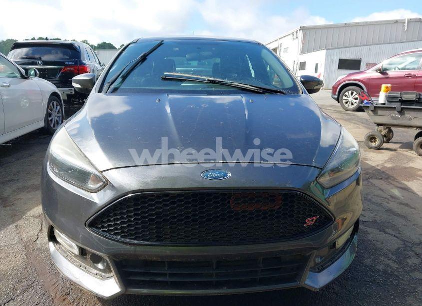Photo 12 of 2016 Ford Focus ST (VIN 1FADP3L98GL296781)