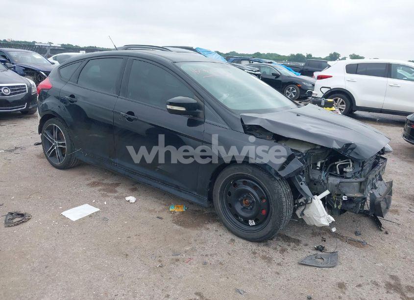 2016 Ford Focus ST (VIN 1FADP3L98GL309948) main photo