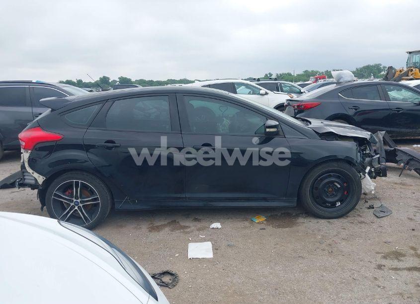 Photo 14 of 2016 Ford Focus ST (VIN 1FADP3L98GL309948)