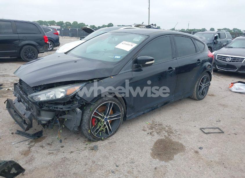 Photo 2 of 2016 Ford Focus ST (VIN 1FADP3L98GL309948)