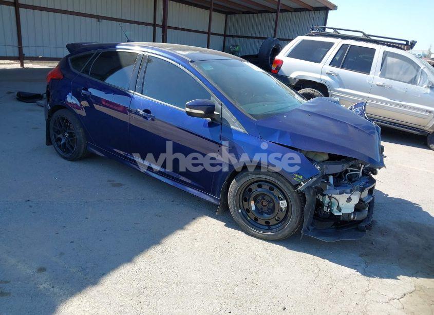 2016 Ford Focus ST (VIN 1FADP3L98GL324837) main photo