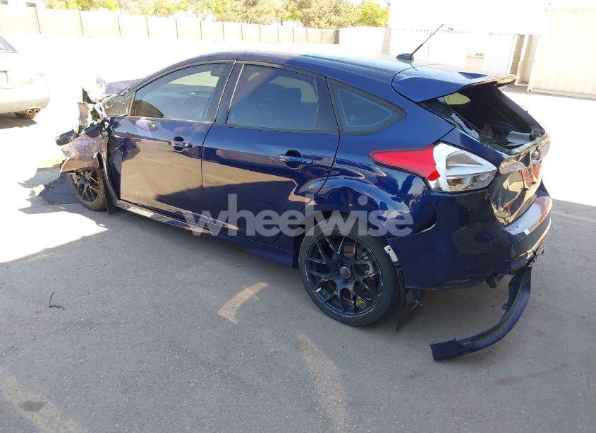 Photo 3 of 2016 Ford Focus ST (VIN 1FADP3L98GL324837)