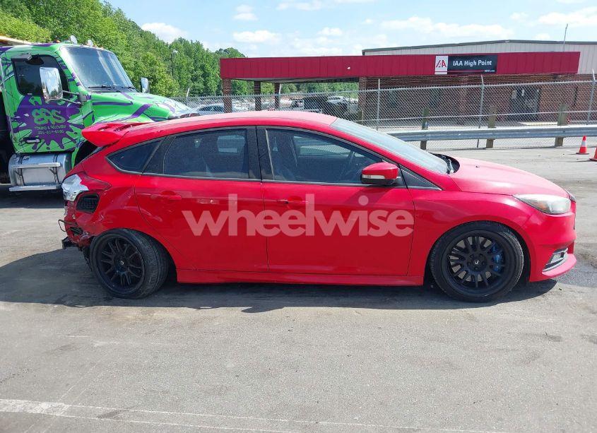 Photo 14 of 2016 Ford Focus ST (VIN 1FADP3L98GL357272)