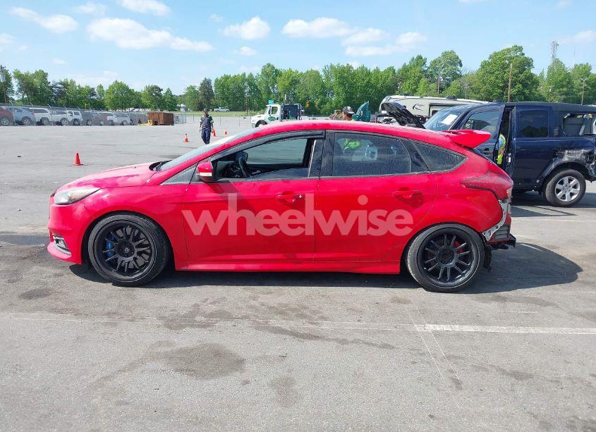Photo 15 of 2016 Ford Focus ST (VIN 1FADP3L98GL357272)