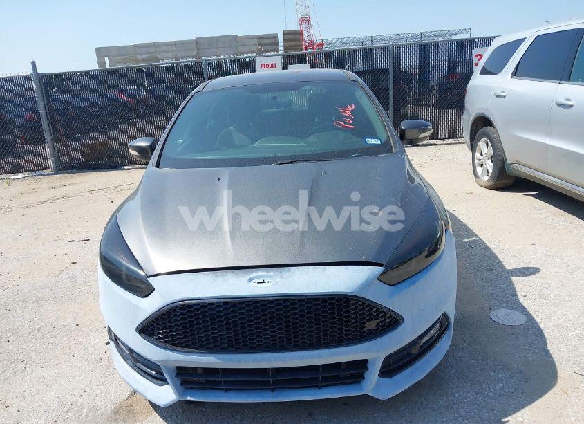 Photo 12 of 2016 Ford Focus ST (VIN 1FADP3L98GL374380)