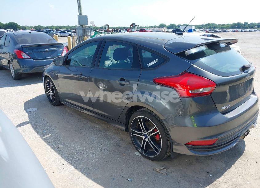 Photo 14 of 2016 Ford Focus ST (VIN 1FADP3L98GL374380)