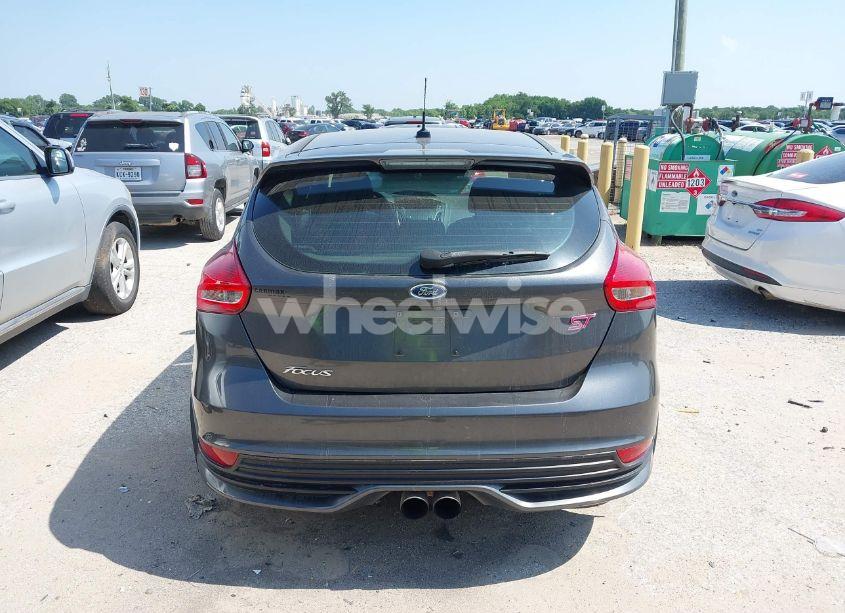 Photo 16 of 2016 Ford Focus ST (VIN 1FADP3L98GL374380)