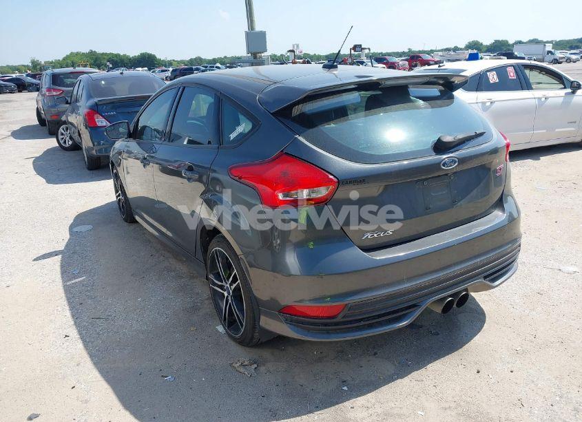 Photo 3 of 2016 Ford Focus ST (VIN 1FADP3L98GL374380)