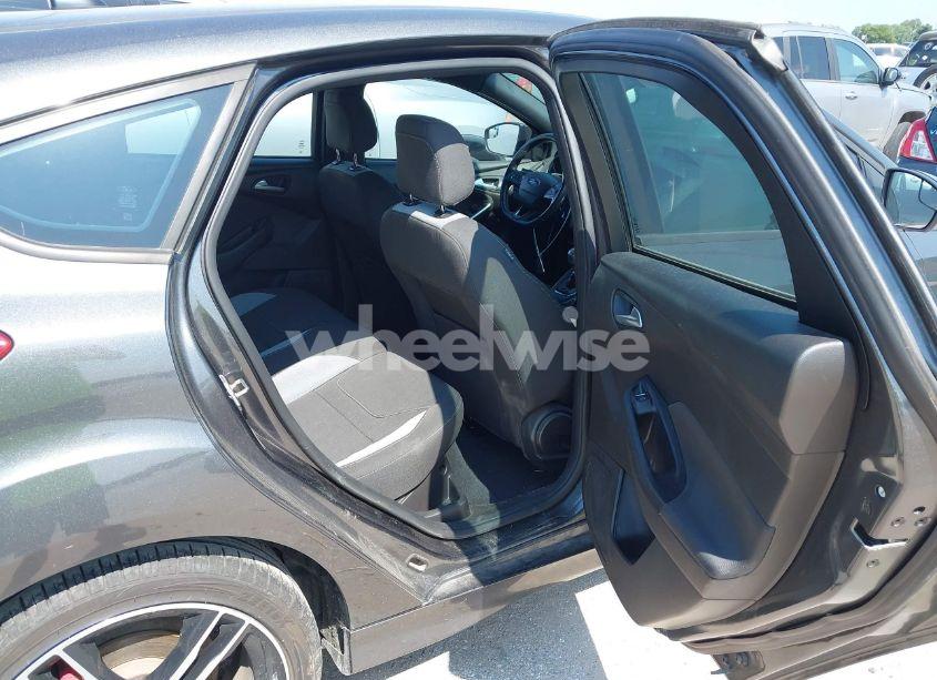 Photo 8 of 2016 Ford Focus ST (VIN 1FADP3L98GL374380)