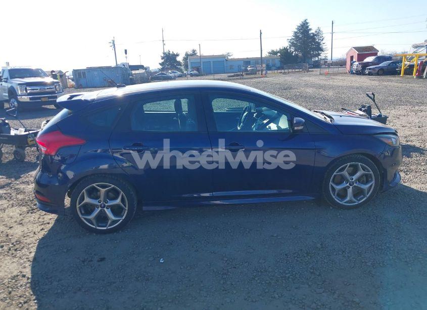 Photo 13 of 2017 Ford Focus ST (VIN 1FADP3L98HL230765)