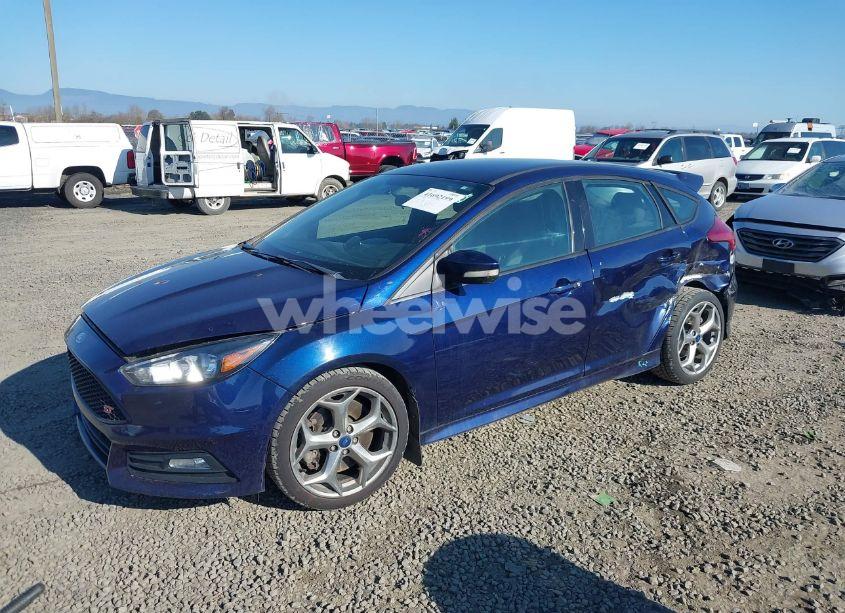 Photo 2 of 2017 Ford Focus ST (VIN 1FADP3L98HL230765)