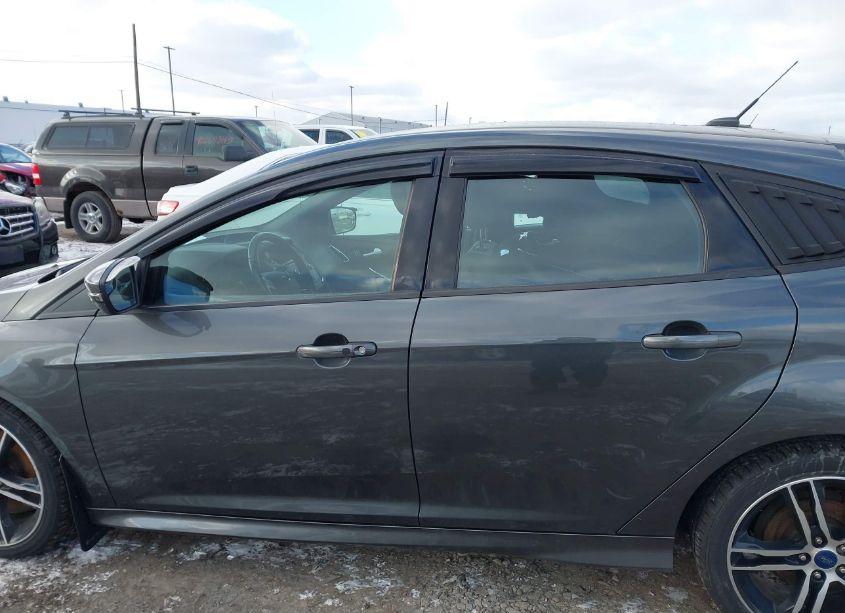 Photo 14 of 2017 Ford Focus ST (VIN 1FADP3L98HL269632)