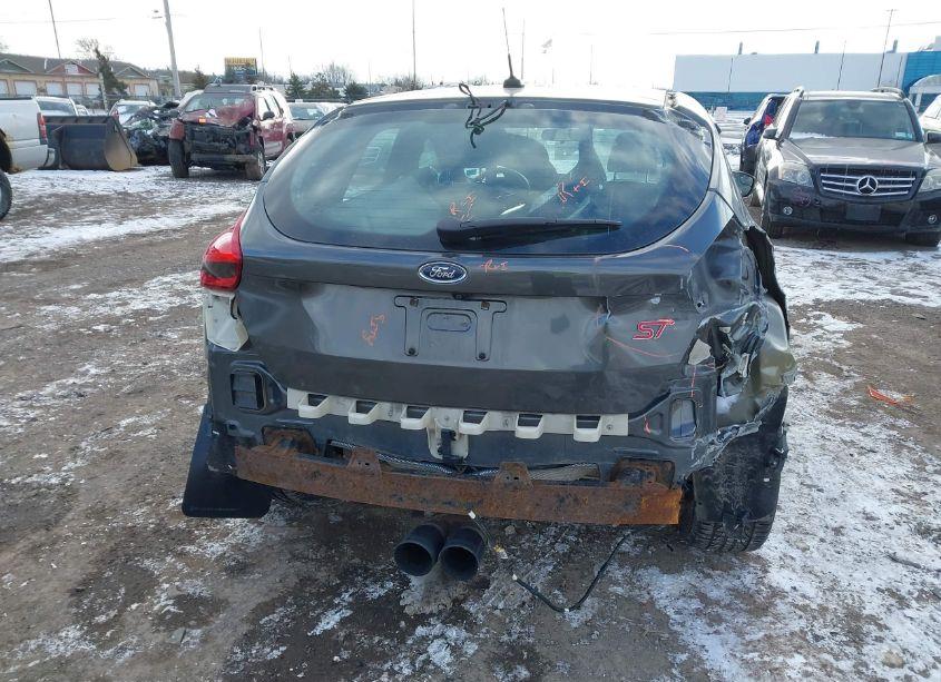 Photo 16 of 2017 Ford Focus ST (VIN 1FADP3L98HL269632)