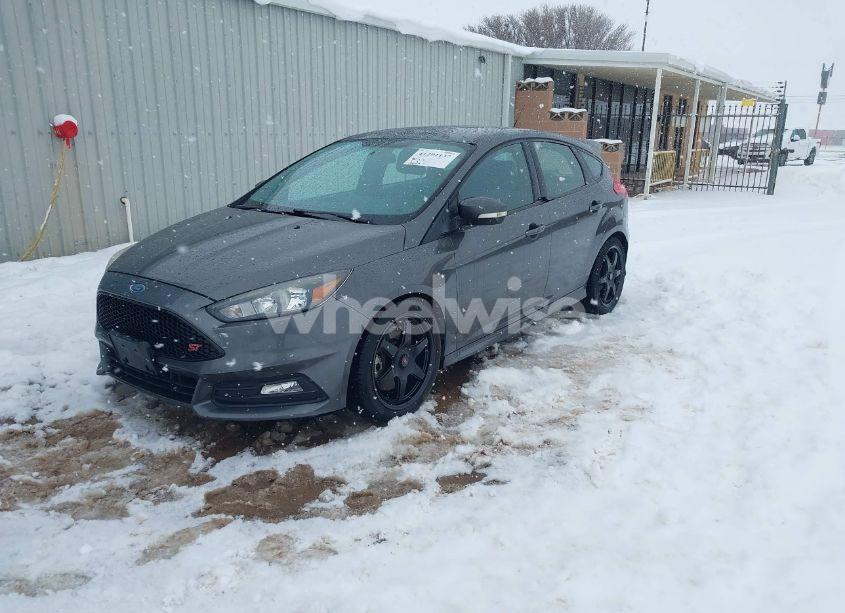 Photo 2 of 2017 Ford Focus ST (VIN 1FADP3L98HL303455)