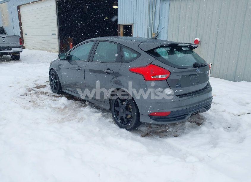 Photo 3 of 2017 Ford Focus ST (VIN 1FADP3L98HL303455)