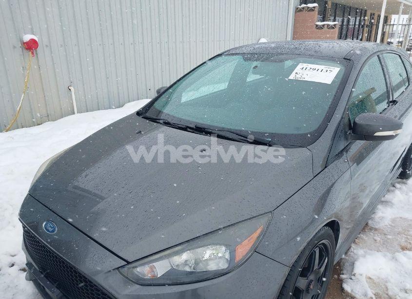 Photo 6 of 2017 Ford Focus ST (VIN 1FADP3L98HL303455)