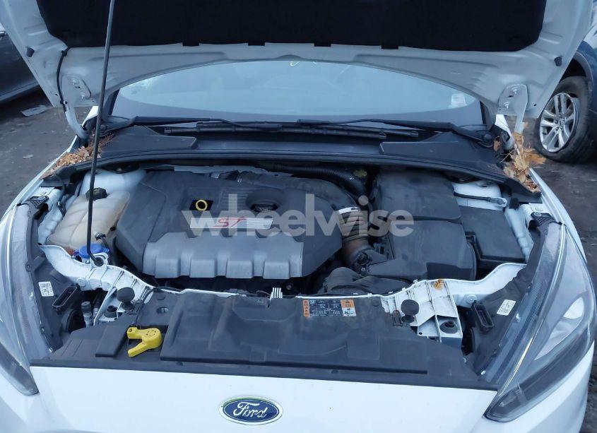 Photo 10 of 2018 Ford Focus ST (VIN 1FADP3L98JL242405)