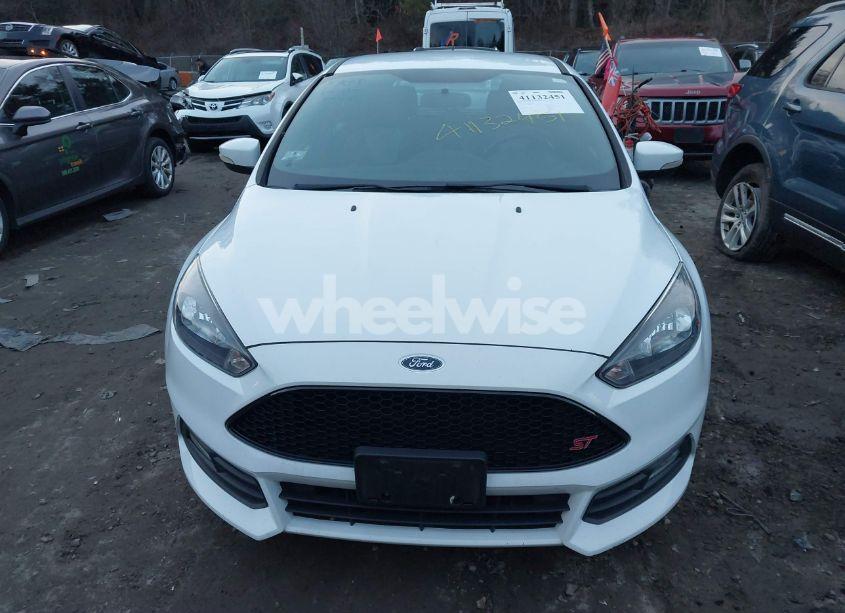Photo 12 of 2018 Ford Focus ST (VIN 1FADP3L98JL242405)