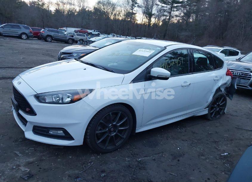 Photo 14 of 2018 Ford Focus ST (VIN 1FADP3L98JL242405)