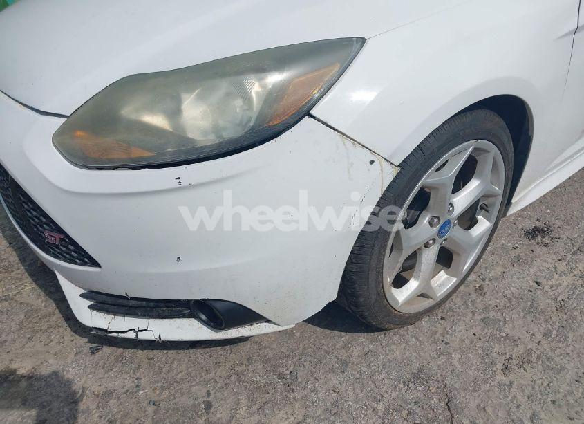 Photo 18 of 2014 Ford Focus ST (VIN 1FADP3L99EL311771)