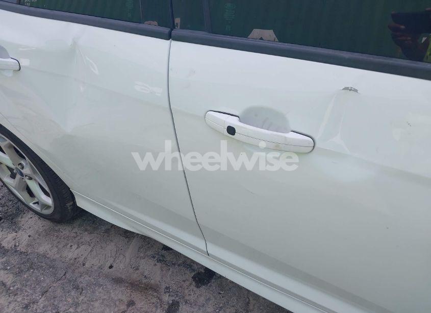 Photo 20 of 2014 Ford Focus ST (VIN 1FADP3L99EL311771)