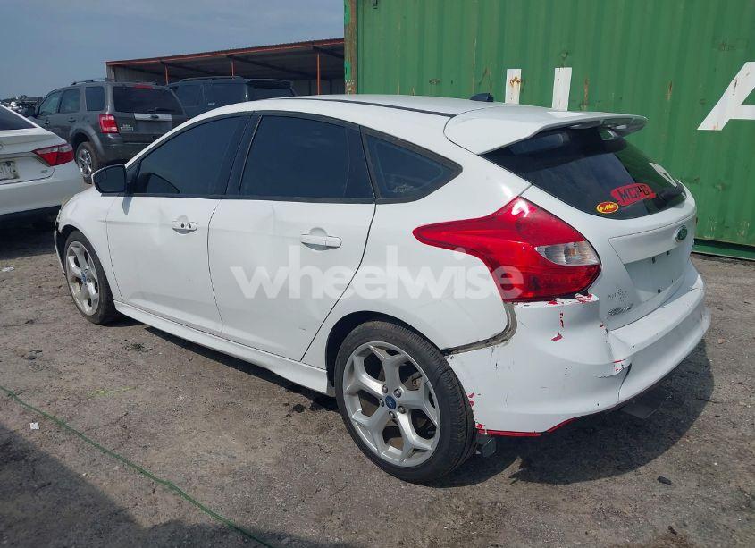 Photo 3 of 2014 Ford Focus ST (VIN 1FADP3L99EL311771)