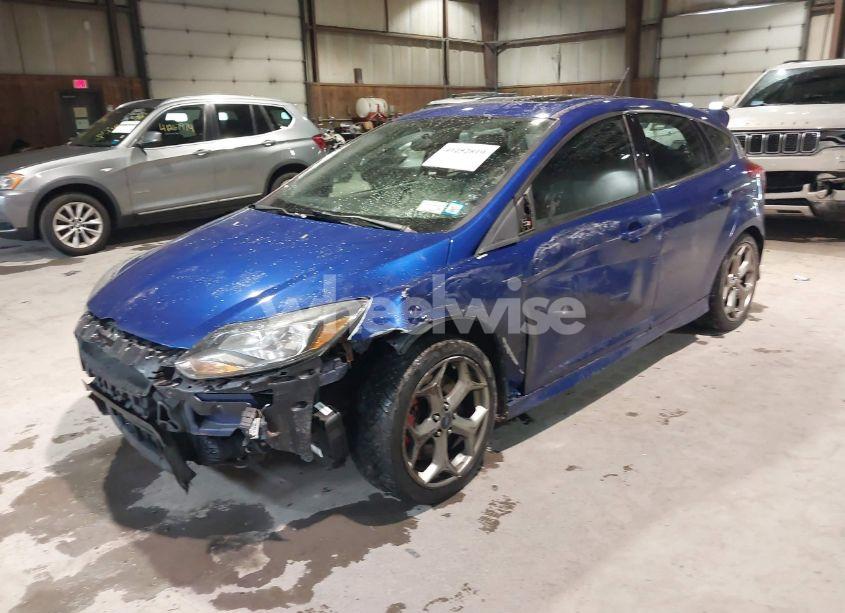 Photo 2 of 2014 Ford Focus ST (VIN 1FADP3L99EL402023)