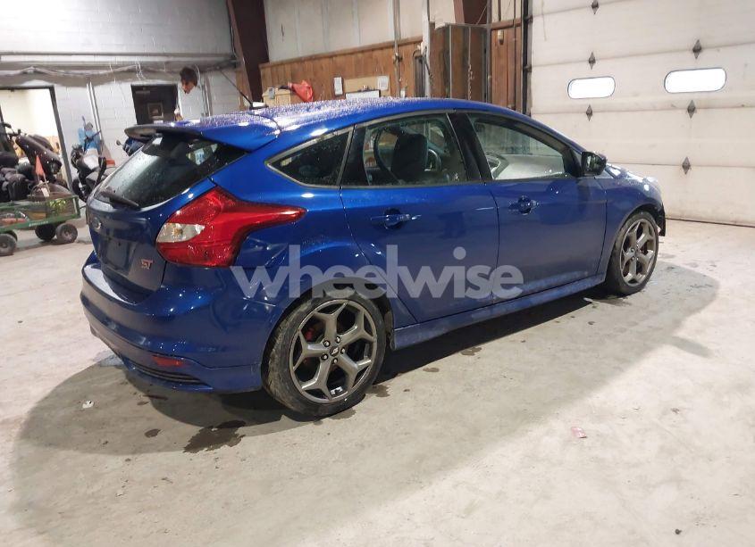 Photo 4 of 2014 Ford Focus ST (VIN 1FADP3L99EL402023)