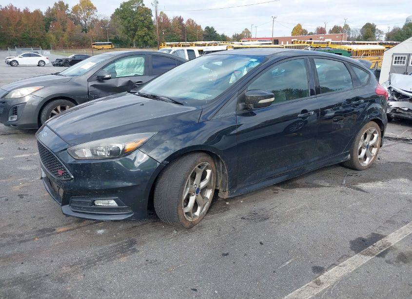 Photo 2 of 2015 Ford Focus ST (VIN 1FADP3L99FL286288)